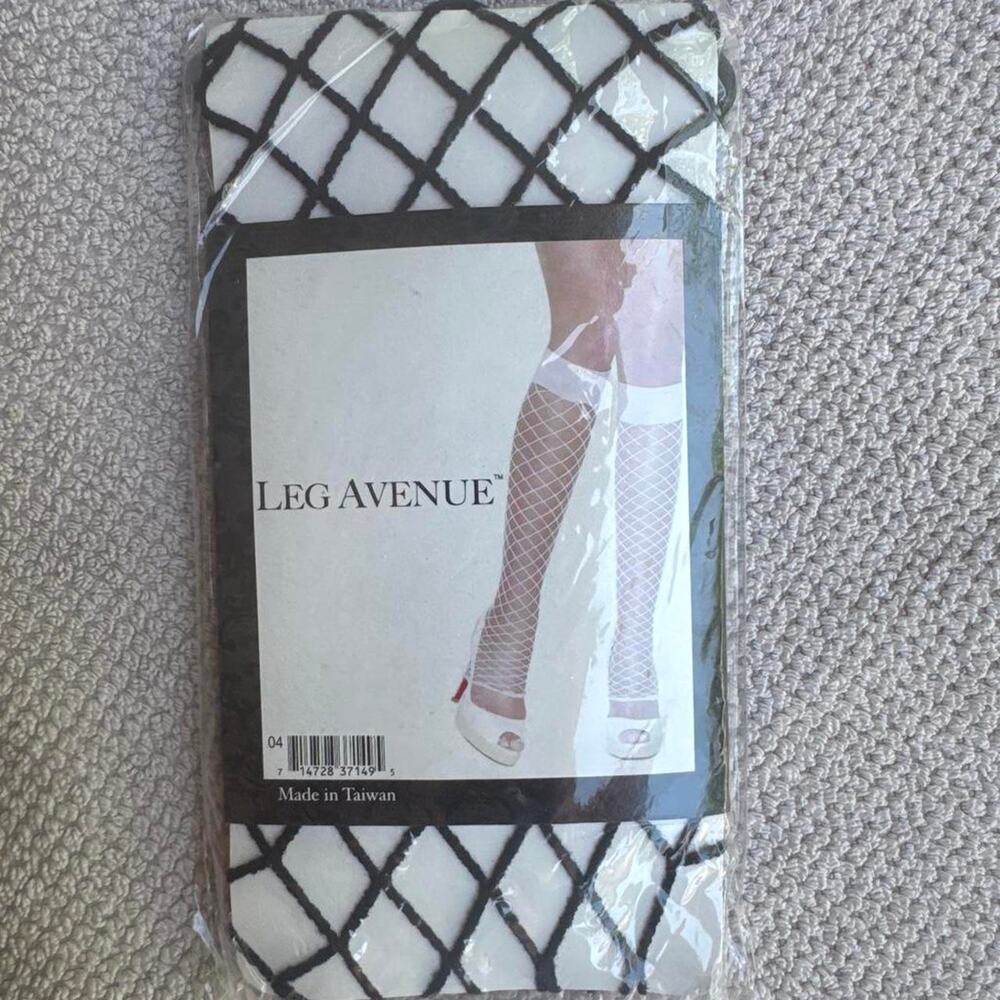 Leg avenue black fishnet thigh